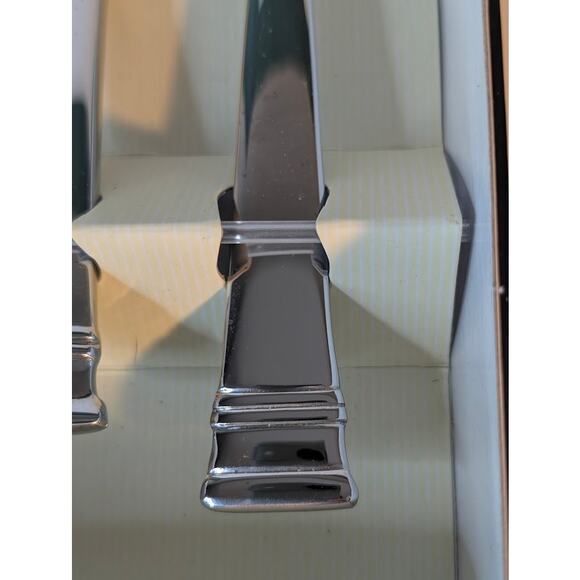 Oneida Prose 3-Piece Serving Set – New in Box - Picture 4 of 5